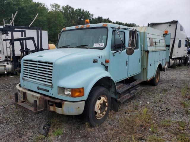 2001 International 4000 4700