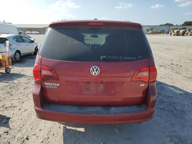 2011 Volkswagen Routan SE