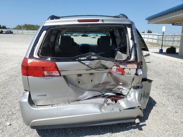 2005 Toyota Sienna CE