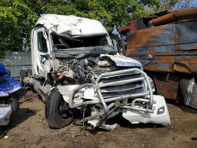 2019 Freightliner Cascadia 126