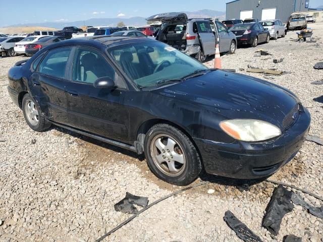 2005 Ford Taurus SE