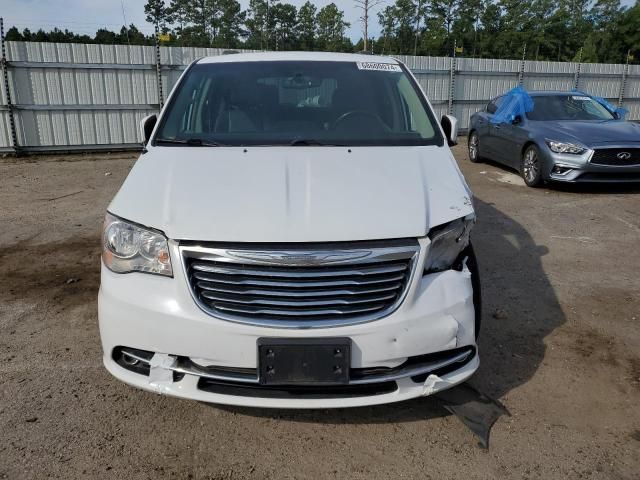 2016 Chrysler Town & Country Touring