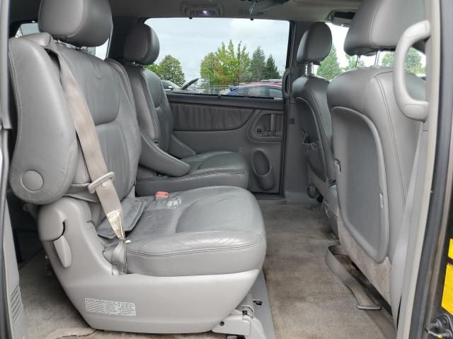 2005 Toyota Sienna XLE