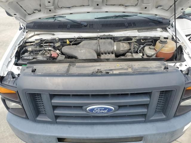 2017 Ford Econoline E350 Super Duty Cutaway Van