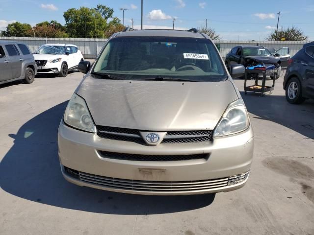 2005 Toyota Sienna CE