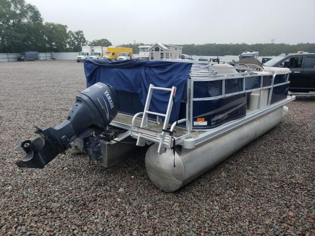 2010 Southwind Pontoon