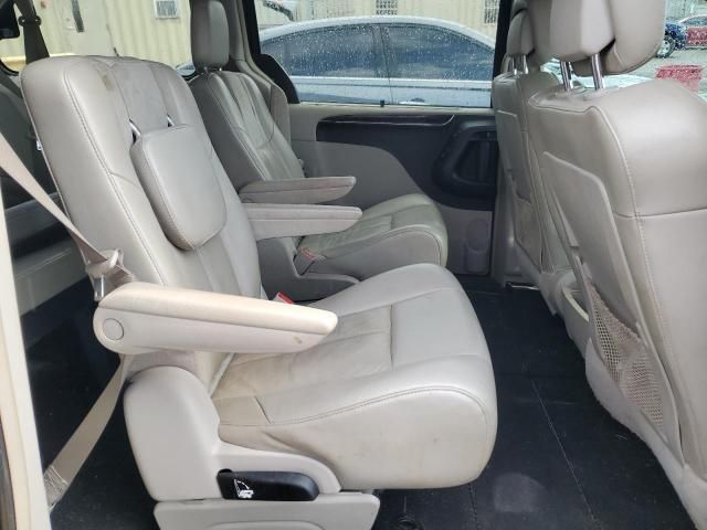 2012 Chrysler Town & Country Limited