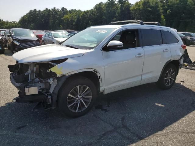 2017 Toyota Highlander SE