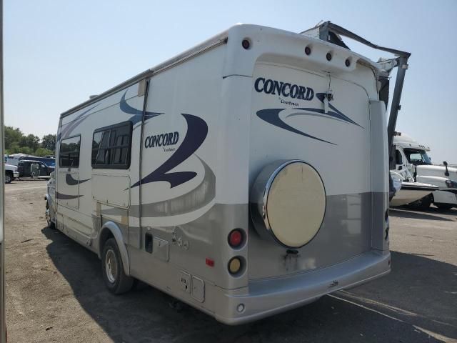 2004 Coachmen 2004 Ford Econoline E450 Super Duty Cutaway Van