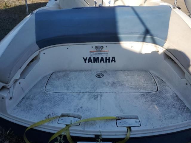 2002 Yamaha Boat