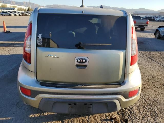 2013 KIA Soul +