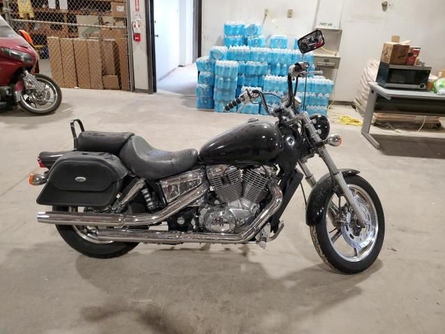 2004 Honda VT1100 C