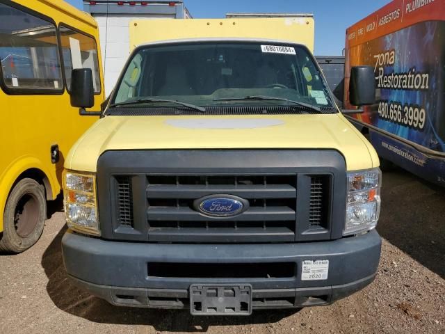 2018 Ford Econoline E450 Super Duty Cutaway Van