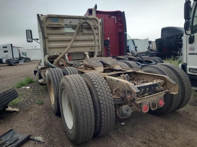 2001 Kenworth Construction T600