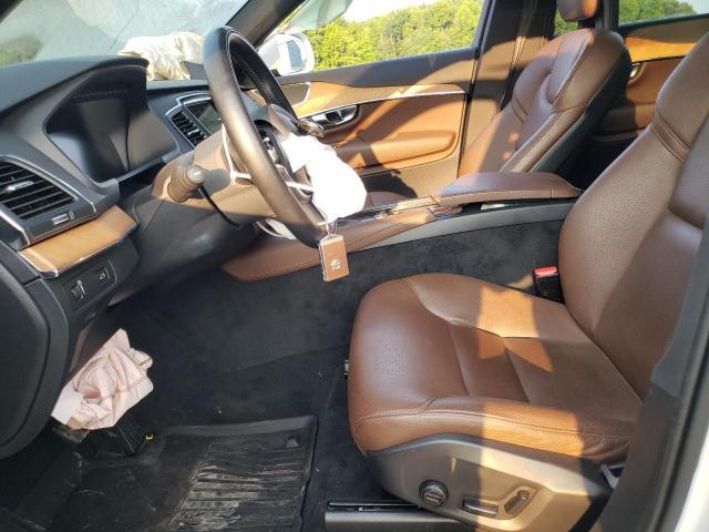 2021 Volvo XC90 T6 Momentum