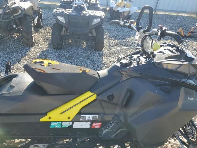 2017 Skidoo Snowmobile