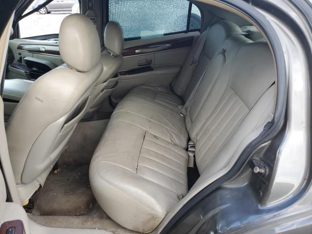 2003 Lincoln Town Car Signature