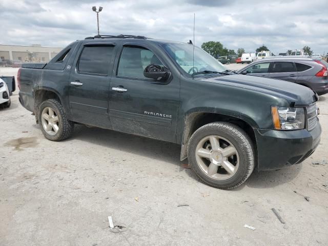 2013 Chevrolet Avalanche LS