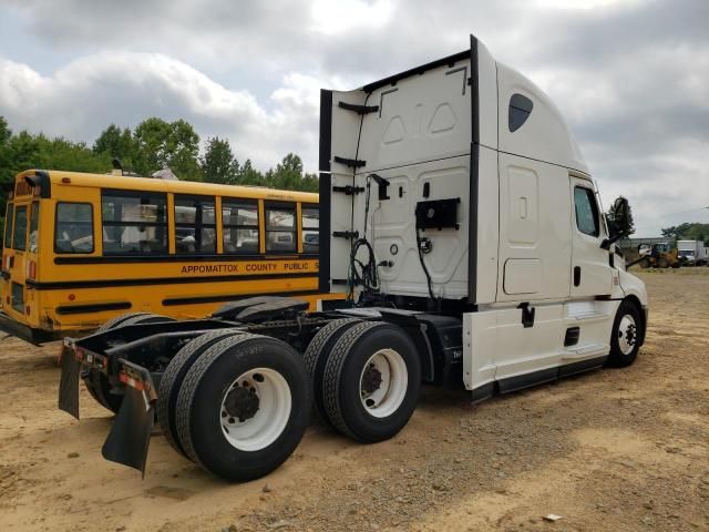 2020 Freightliner Cascadia 126