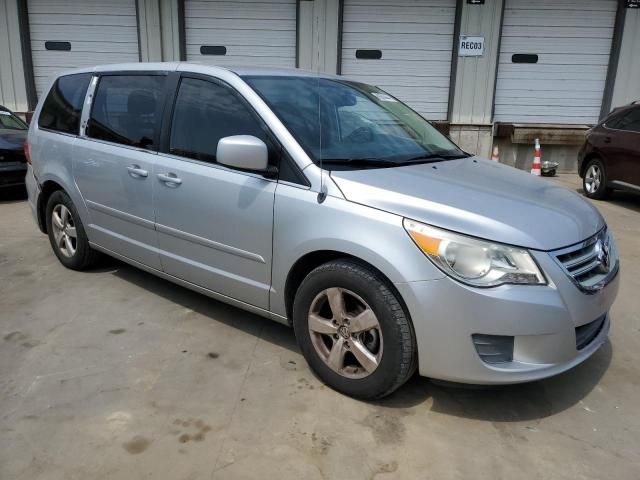 2010 Volkswagen Routan SE