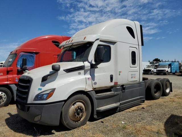 2022 Freightliner Cascadia 126