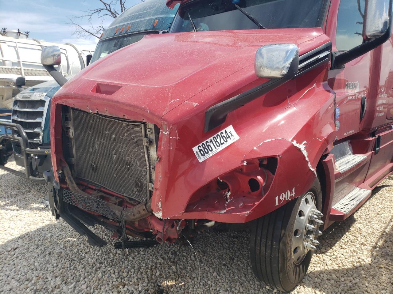 2019 Freightliner Cascadia 126