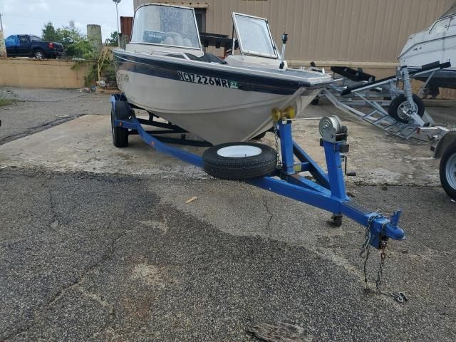 2001 Crestliner Savannah