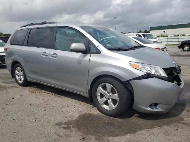 2017 Toyota Sienna LE