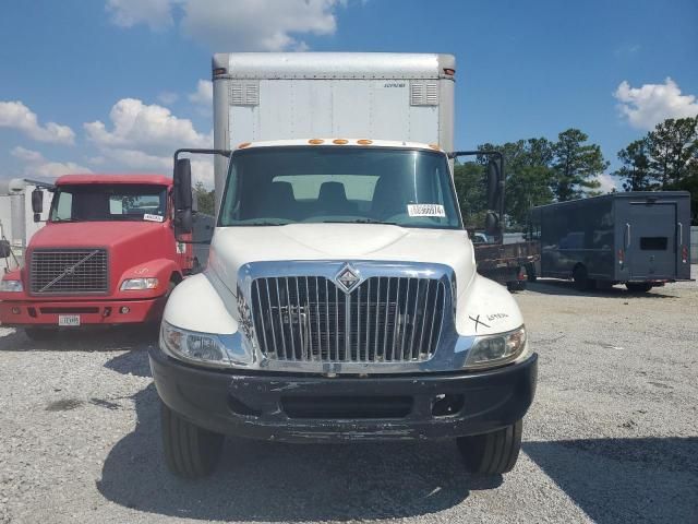 2004 International 4000 4200