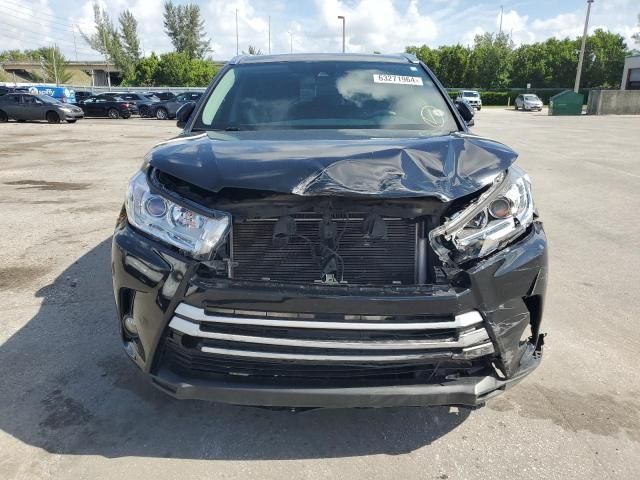 2019 Toyota Highlander SE