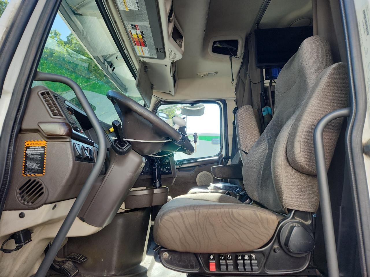 2018 Volvo VNL Semi Truck