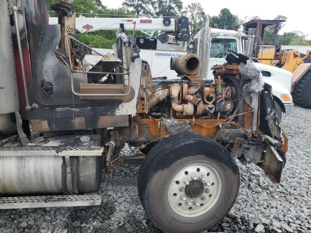 2005 Kenworth T800 Dump Truck