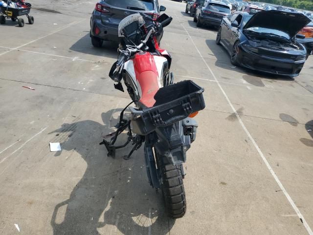 2017 Honda CRF1000