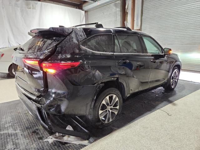 2022 Toyota Highlander Hybrid XLE