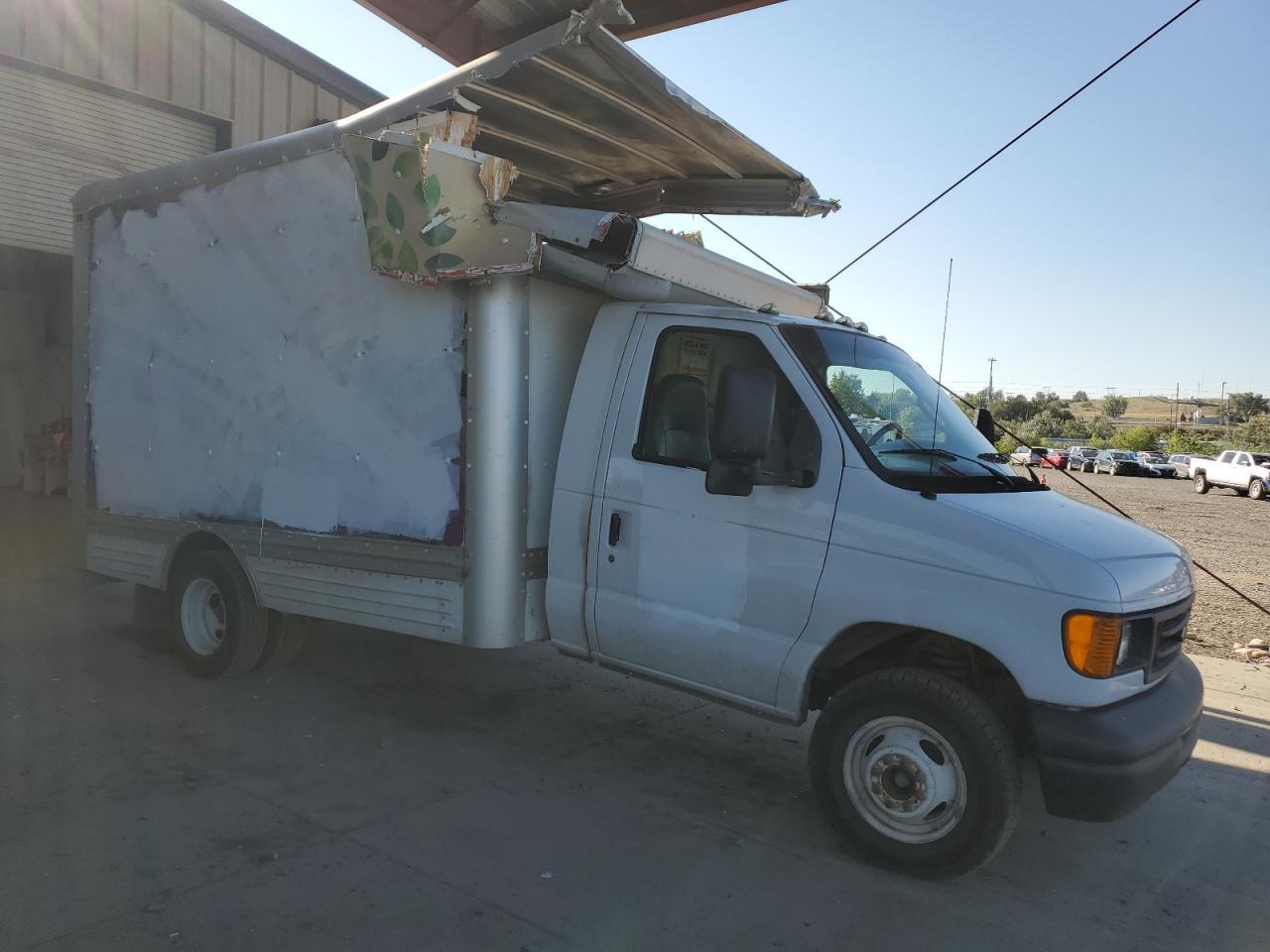 2007 Ford Econoline E450 Super Duty Cutaway Van