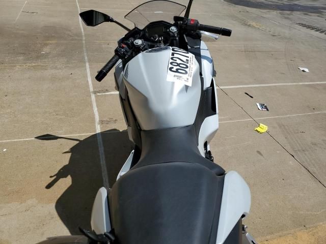 2025 Kawasaki EX500 H