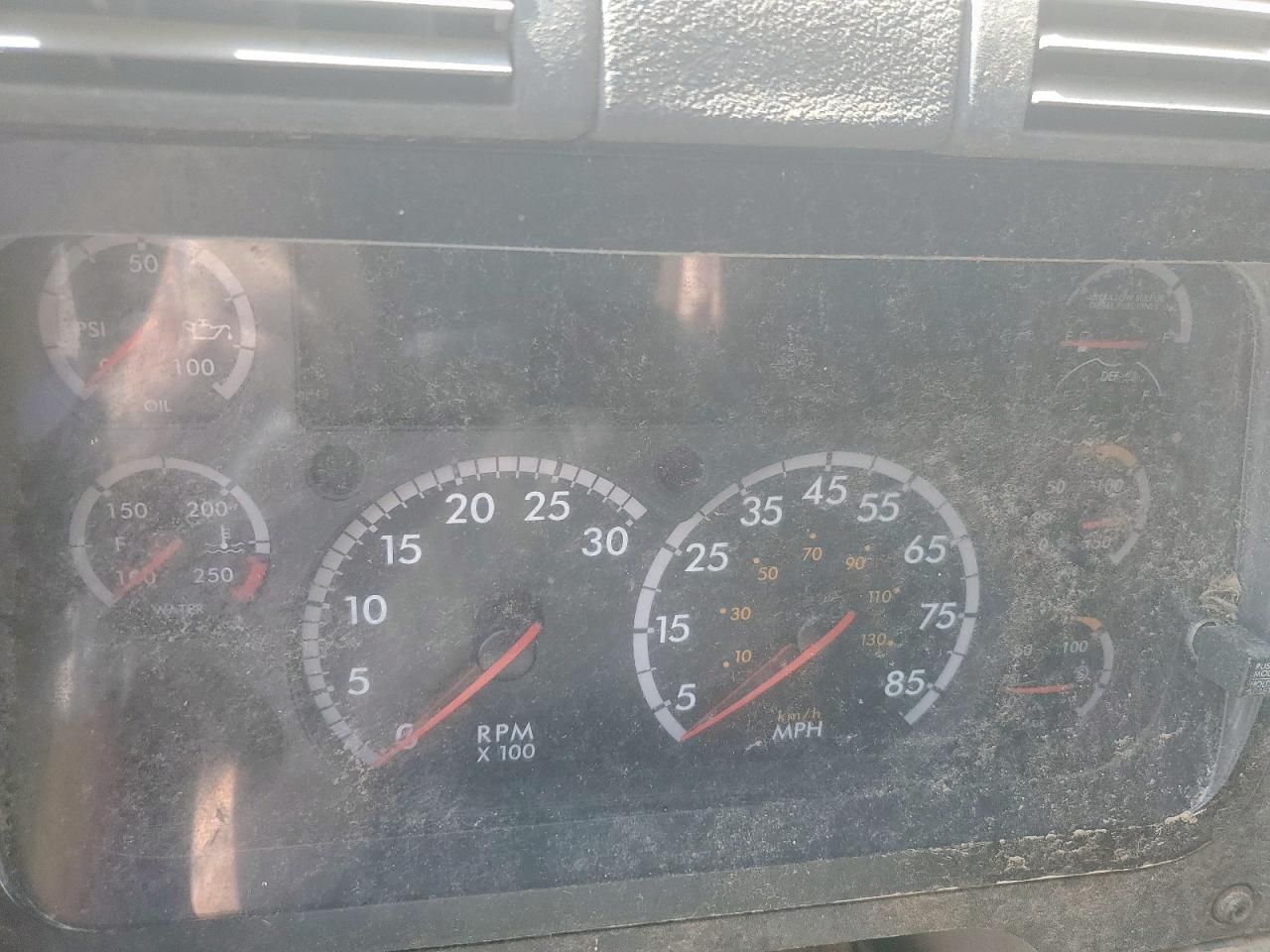 2018 Freightliner Cascadia 125 Semi Truck