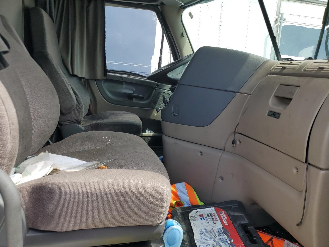 2016 Freightliner Cascadia 125 Semi Truck