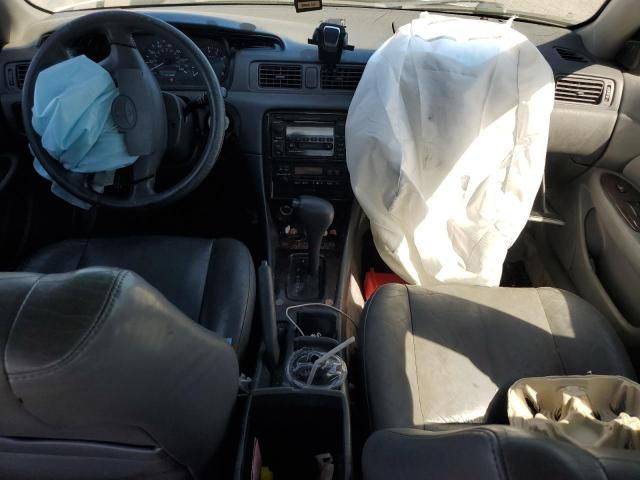 2000 Toyota Camry le