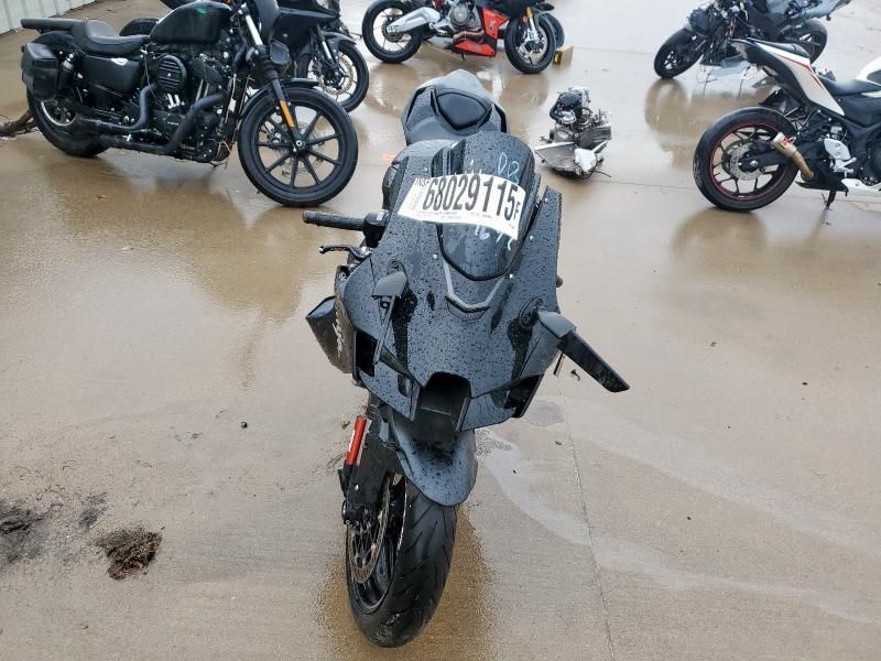 2024 Kawasaki ZX1002 L