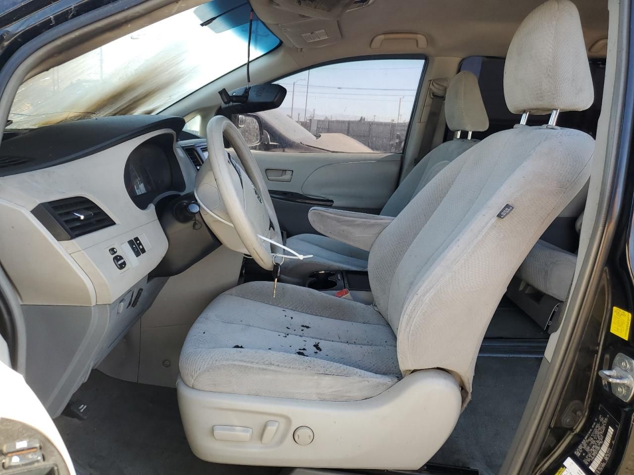 2011 Toyota Sienna le