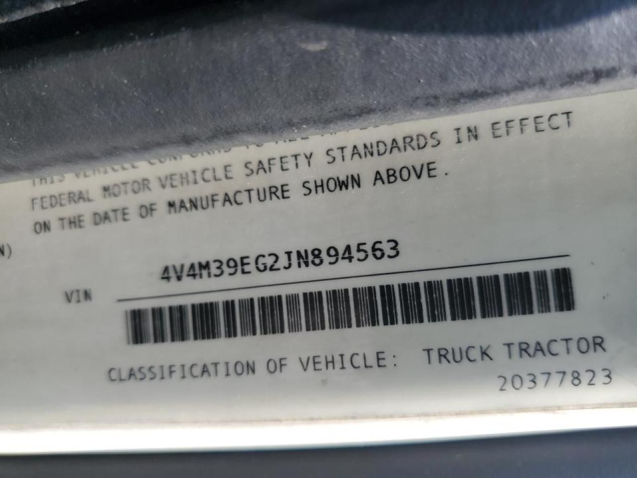 2018 Volvo VN VNM-Semi Truck