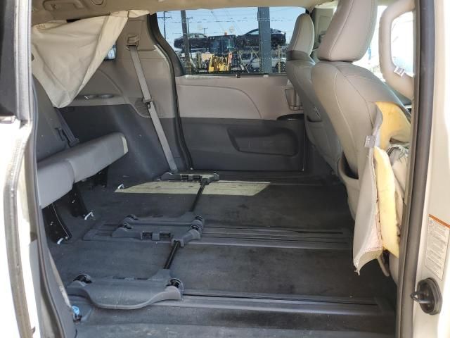 2018 Toyota Sienna XLE