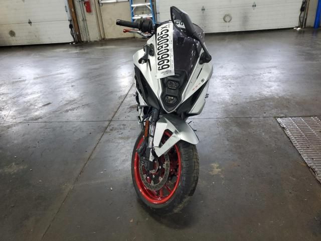 2024 Suzuki GSX800 F