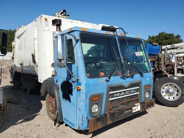 2013 Mack LEU600 Refuse Truck