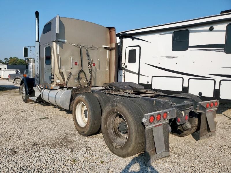 2004 Kenworth W900 Semi Truck