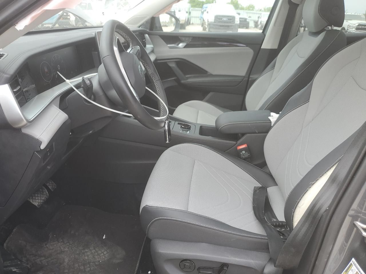 2025 Volkswagen Tiguan se