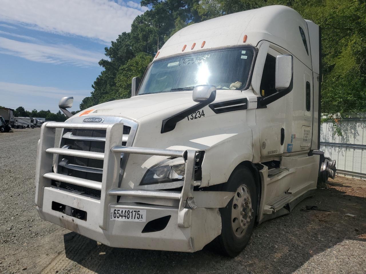 2021 Freigliner 2021 Freightliner Cascadia 126 Semi Truck