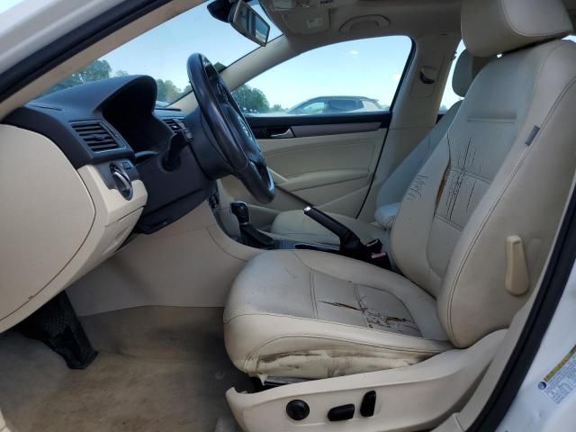 2014 Volkswagen Passat SE