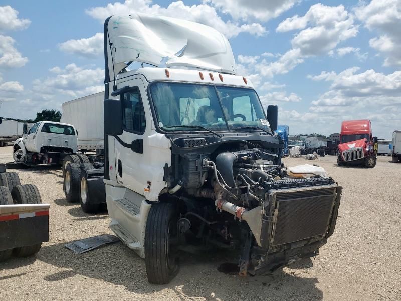 2017 Freightliner Cascadia 125 Semi Truck